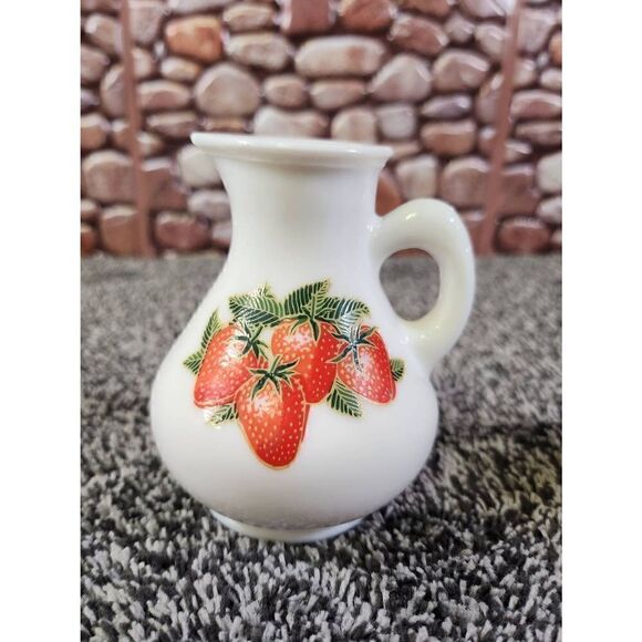 Vintage Strawberry Collection - Picture 5 of 11